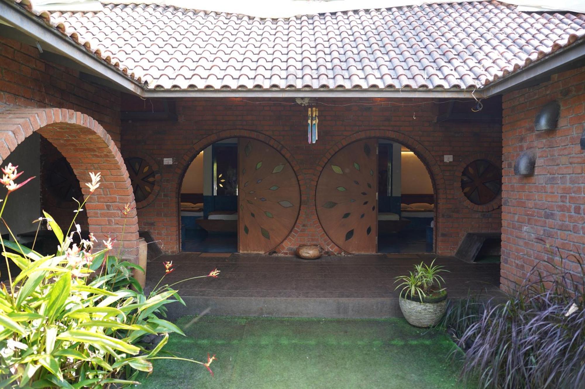Bamboo And Bricks Resort Welhe エクステリア 写真